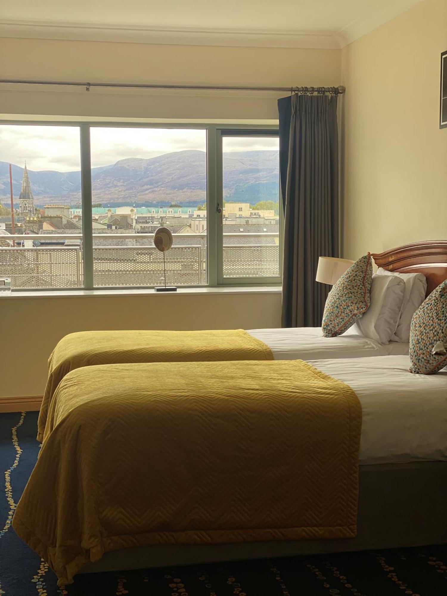 Park Place Apartments Killarney Bagian luar foto